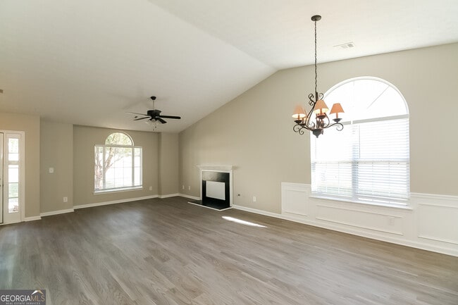 6695 Emerald Pointe Cir in College Park, GA - Building Photo - Building Photo