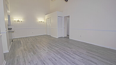 8164 SE Croft Cir, Unit B5 in Hobe Sound, FL - Building Photo - Building Photo