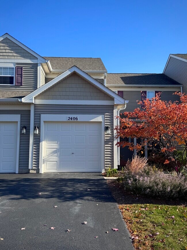 2406 Sheehan Dr in Naperville, IL - Building Photo - Building Photo