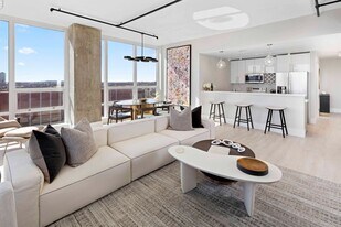 Hudson House in Jersey City, NJ - Building Photo