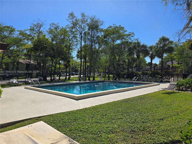 605 NW 47th St in Pompano Beach, FL - Building Photo - Building Photo