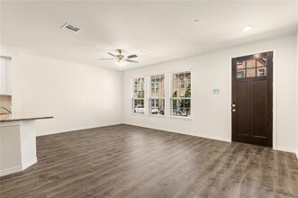 2420 Siskiyou St in Lewisville, TX - Building Photo - Building Photo