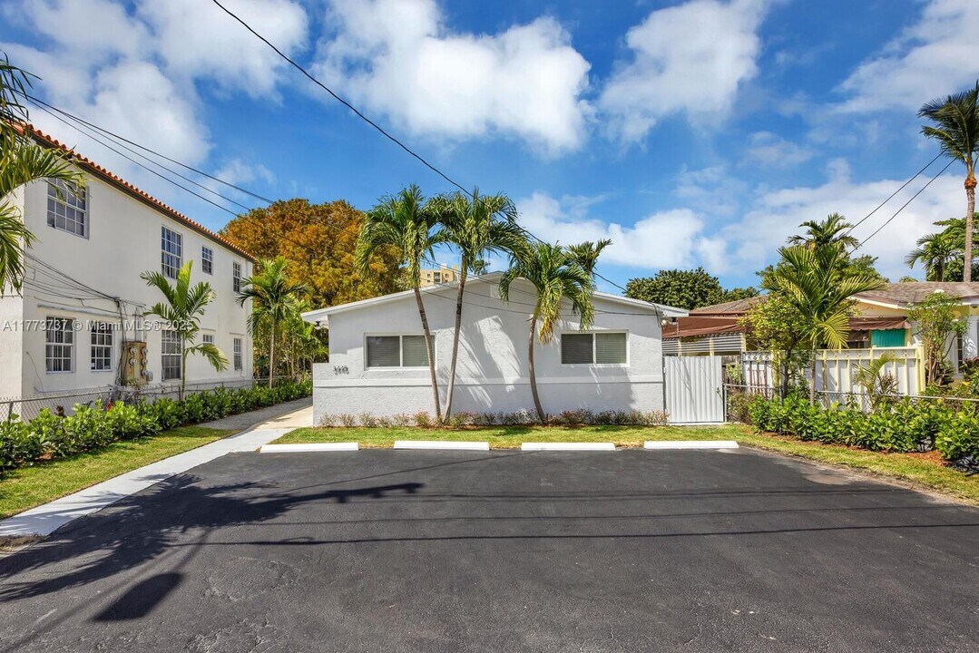 3445 SW 23rd Terrace in Miami, FL - Building Photo