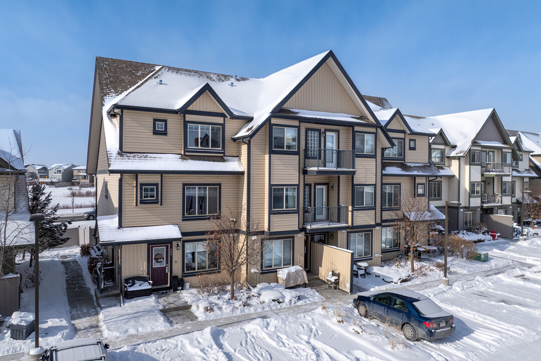 Symmetry Harmony in Calgary, AB - Building Photo