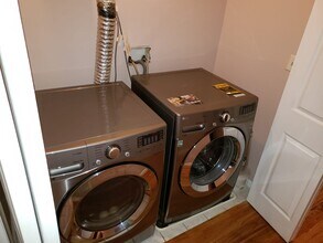 212 Ridgewood Ave, Unit First floor in Newark, NJ - Building Photo - Building Photo