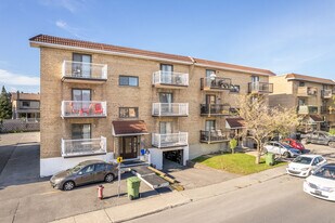 9060 Boul in Montréal, QC - Building Photo