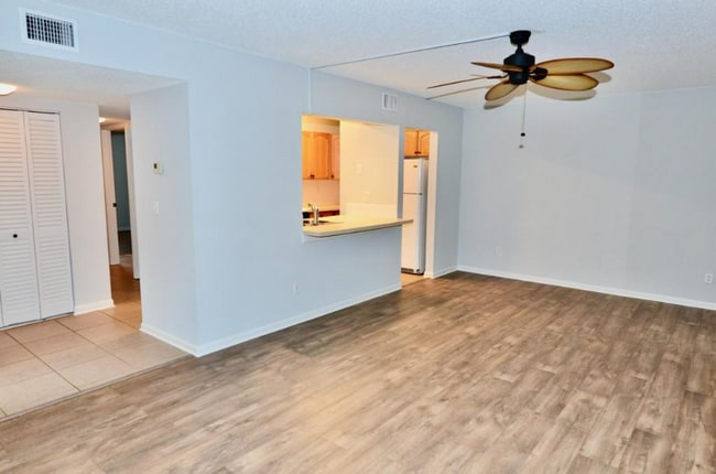 7 Veronese Ct