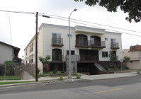 6646 Sylmar Ave in Van Nuys, CA - Foto de edificio - Building Photo