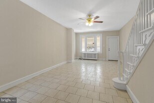 2323 E Cambria St in Philadelphia, PA - Building Photo