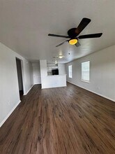 1713 Manor Garden Mnr in Greenville, TX - Foto de edificio - Building Photo