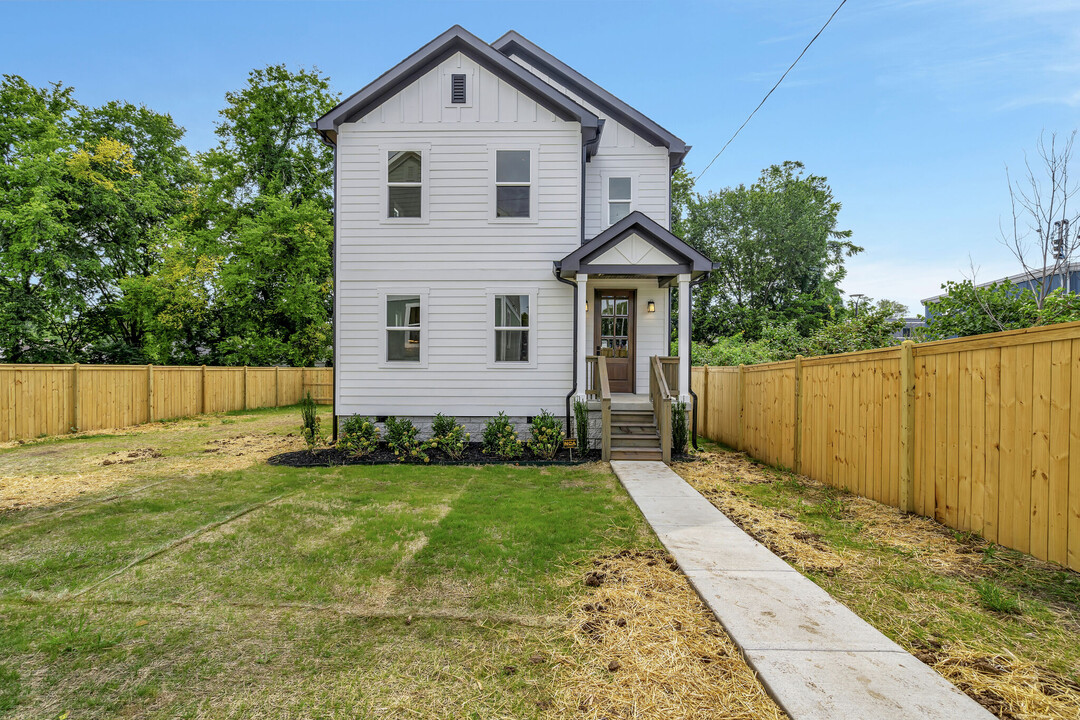 1739 14th Ave N in Nashville, TN - Building Photo