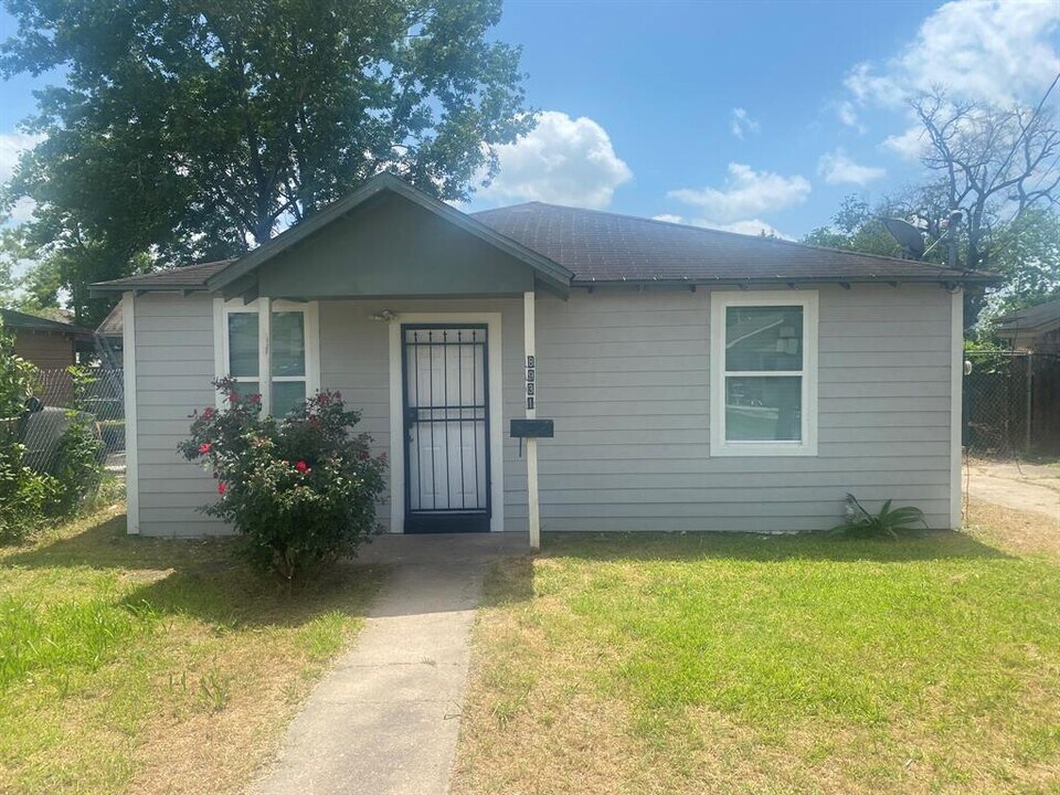 8931 Duane St in Houston, TX - Building Photo