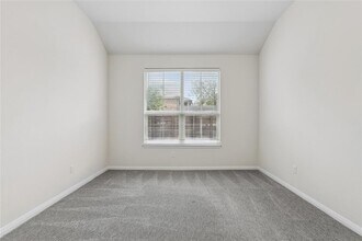 1200 10th St in Pflugerville, TX - Building Photo - Building Photo