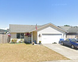 118 Chickadee Dr in Kelso, WA - Building Photo