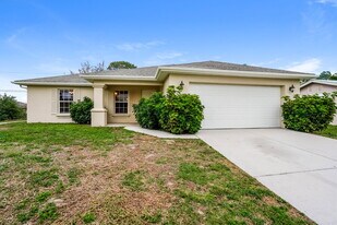 5210 6th St W in Lehigh Acres, FL - Building Photo