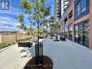 1831 Simcoe St N in Oshawa, ON - Building Photo - Building Photo