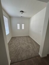 1423 N Asciano Ct in Visalia, CA - Building Photo - Building Photo