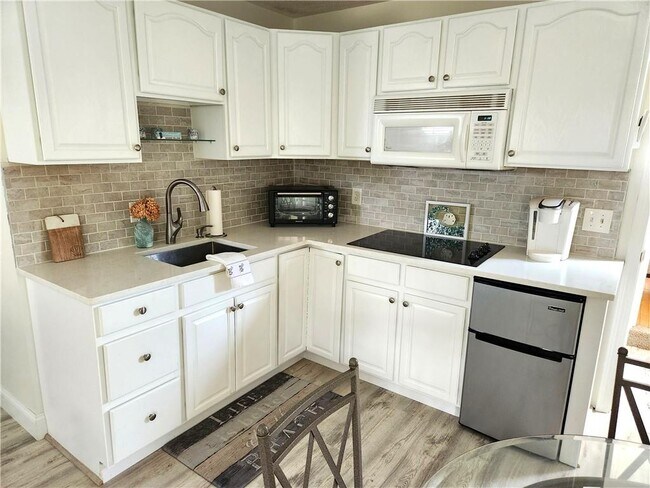 47 Treasure Rd in Narragansett, RI - Building Photo - Building Photo