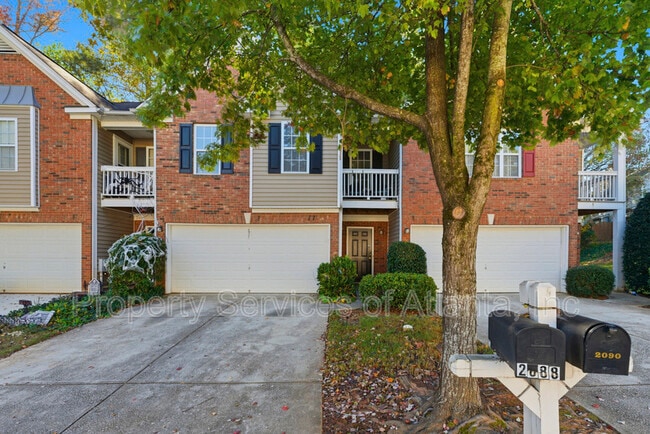 property at 2088 Manhattan Pkwy