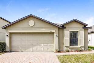 10023 Newminster Loop in Ruskin, FL - Building Photo