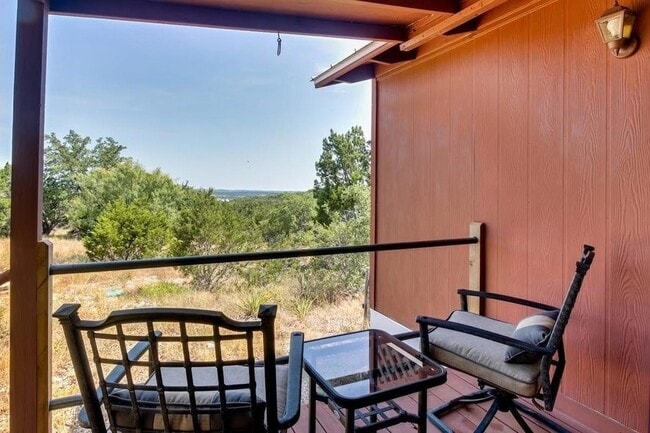 7445 McGregor Ln, Unit 1 in Dripping Springs, TX - Building Photo - Building Photo