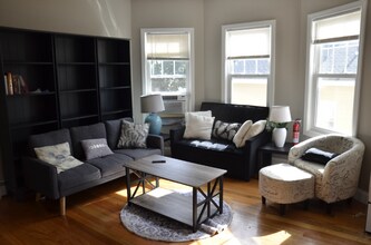 51 Windsor St in Worcester, MA - Foto de edificio - Building Photo