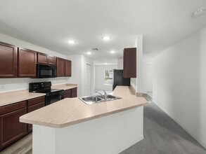 544 SE Whitmore Dr in Port St. Lucie, FL - Building Photo - Building Photo