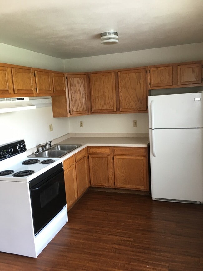property at 725 W 61st St
