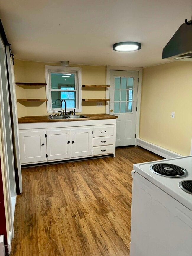 19 Sterling St, Unit 2 – Renovated 2BR