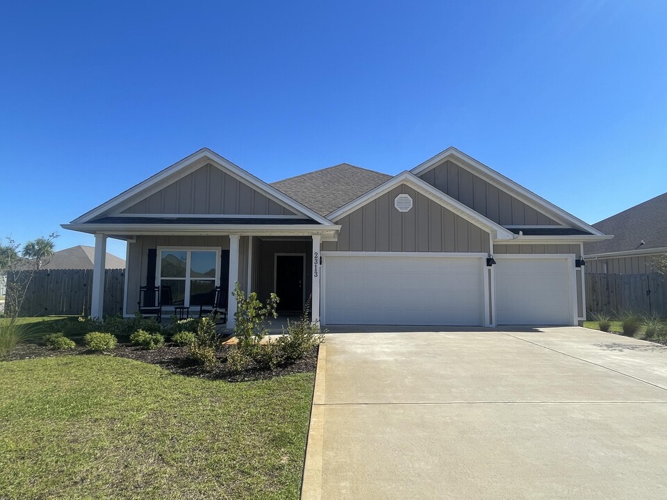 2313 Cloudberry Dr in Gulf Breeze, FL - Building Photo