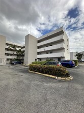 6091 W 22nd Ct in Hialeah, FL - Building Photo - Building Photo