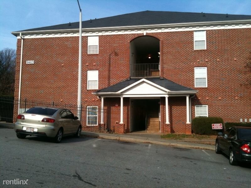 1410 Collegiate Cir in Raleigh, NC - Building Photo
