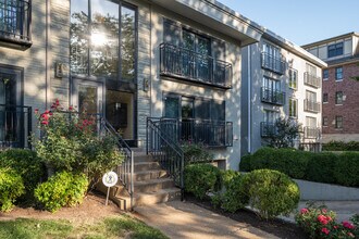 610 Forest in Clayton, MO - Building Photo - Building Photo