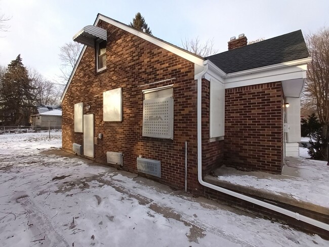 17851 Strasburg St in Detroit, MI - Building Photo - Building Photo