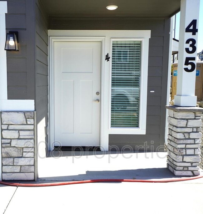 property at 435 2nd Ave N