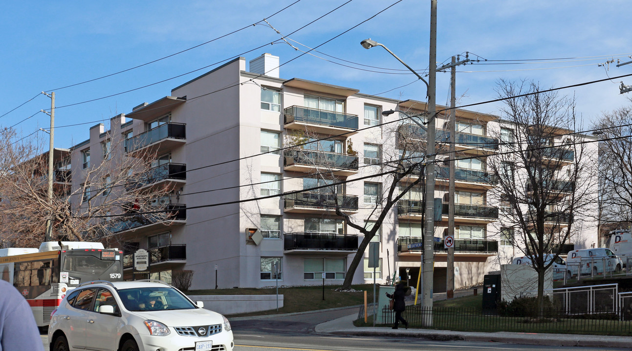 Clover Hill Apartments in Toronto, ON - Building Photo