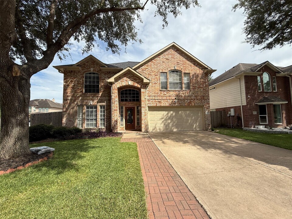 2107 Highland Bay Ct in Katy, TX - Foto de edificio