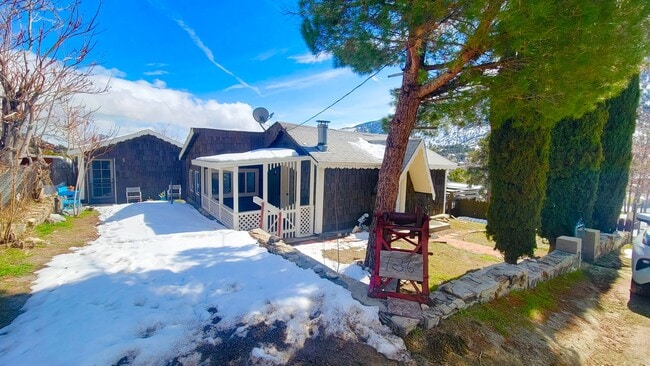 property at 736 Santa Cruz Trail