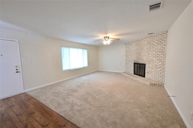 107 Cloudview Dr in Austin, TX - Foto de edificio - Building Photo