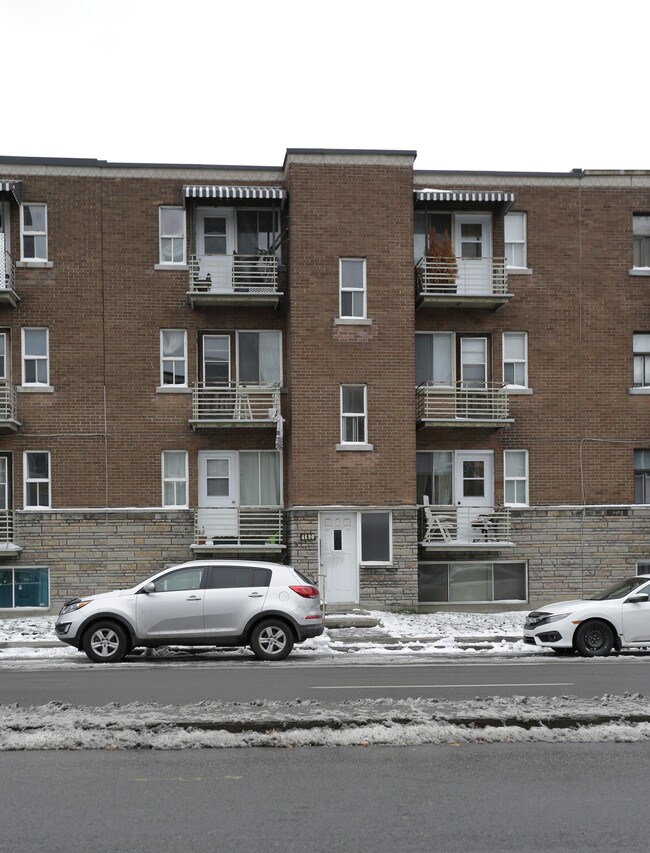 4690 Hochelaga in Montréal, QC - Building Photo - Building Photo