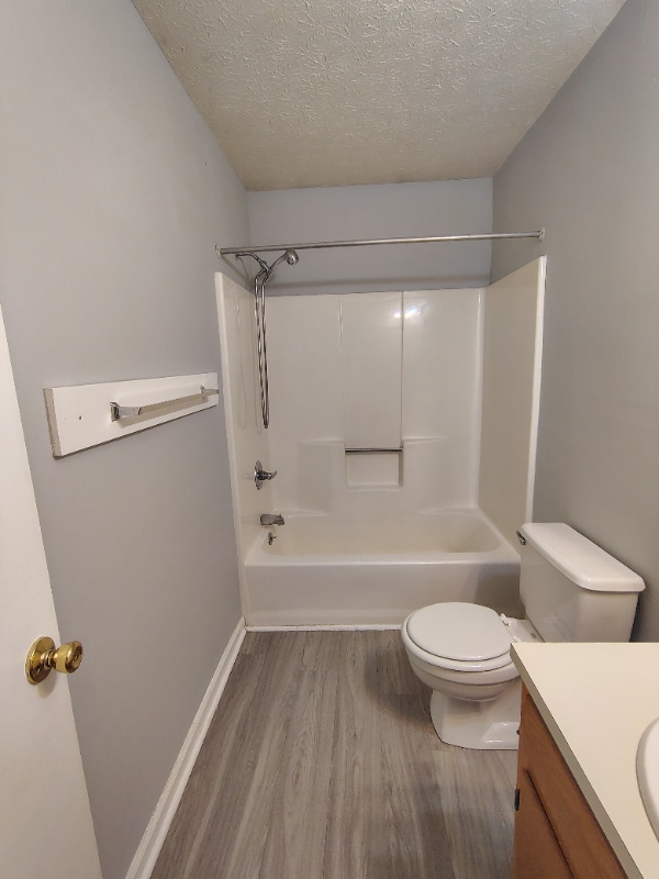 74 Ferguson Dr in Lynchburg, VA - Foto de edificio - Building Photo