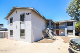 1050 W University Dr in Mesa, AZ - Building Photo - Building Photo
