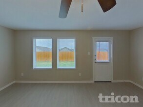 10709 Dusty Rnch Rd in Fort Worth, TX - Foto de edificio - Building Photo