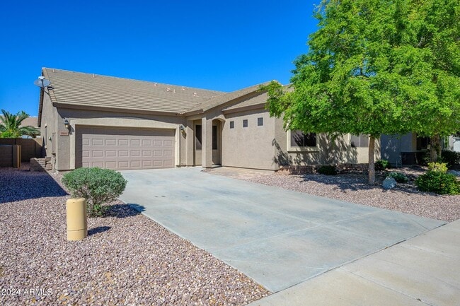 17618 W Crocus Dr in Surprise, AZ - Building Photo - Building Photo