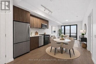 720 Whitlock Ave in Milton, ON - Building Photo - Building Photo