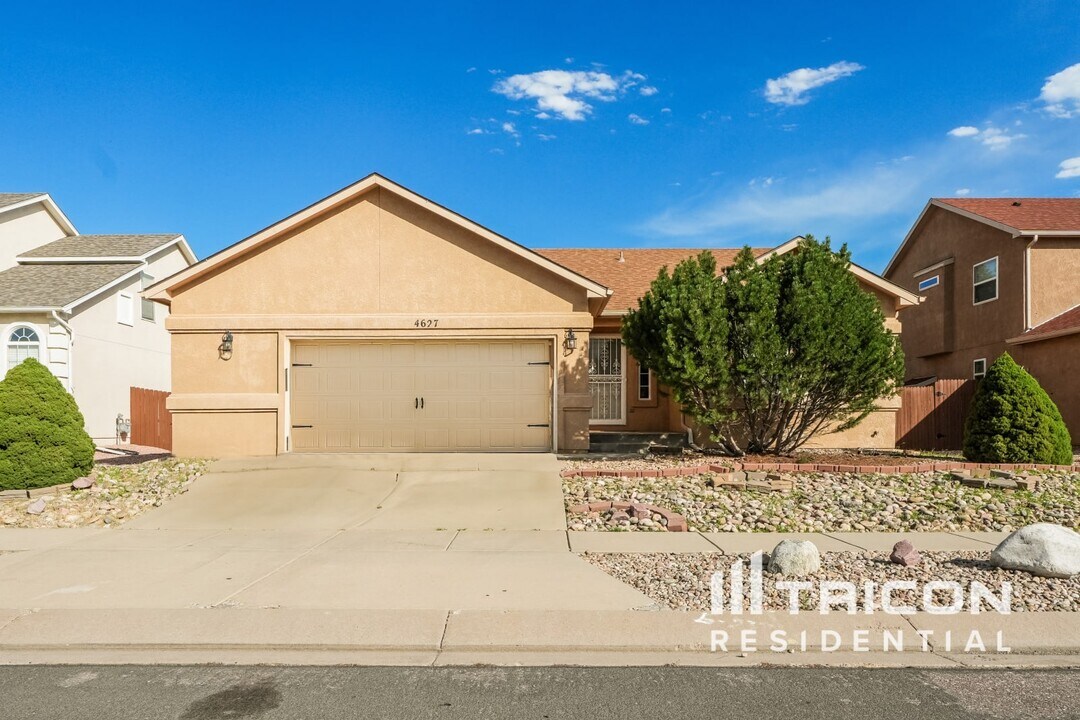 4627 Skylark Rd in Colorado Springs, CO - Building Photo