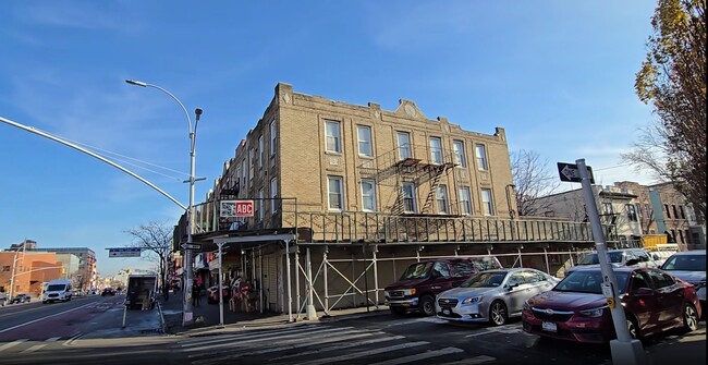 9902 Northern Blvd in Corona, NY - Building Photo - Building Photo