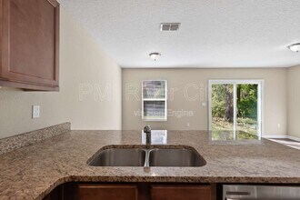 7608 Rain Forest Dr N in Jacksonville, FL - Building Photo - Building Photo