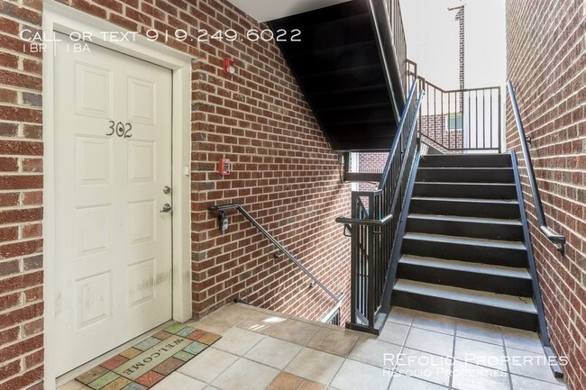 400 W Rosemary St-Unit -Suite 302 in Chapel Hill, NC - Building Photo - Building Photo