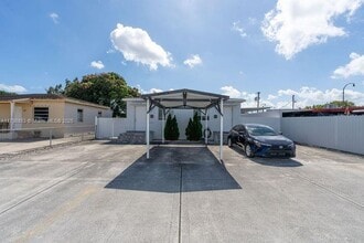 18 E 15th St in Hialeah, FL - Building Photo - Building Photo